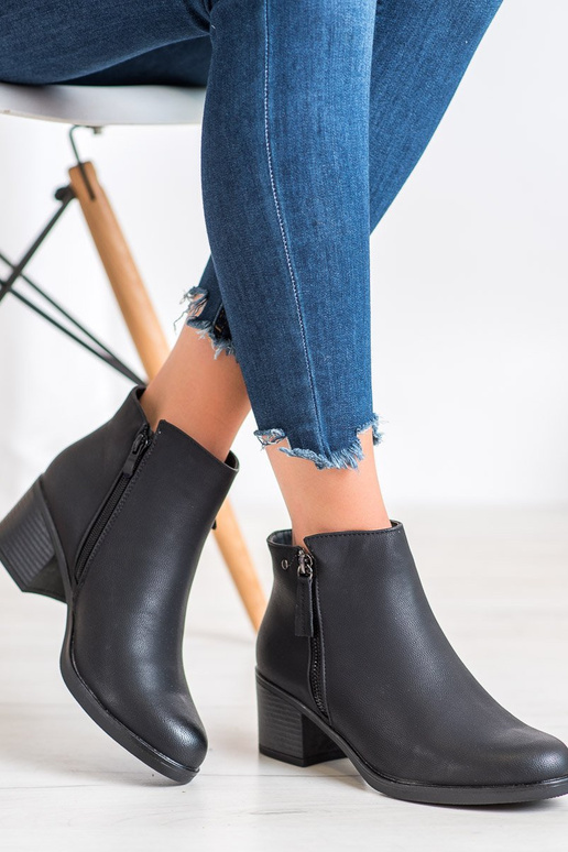 Bottines avec talons Bottines avec talons