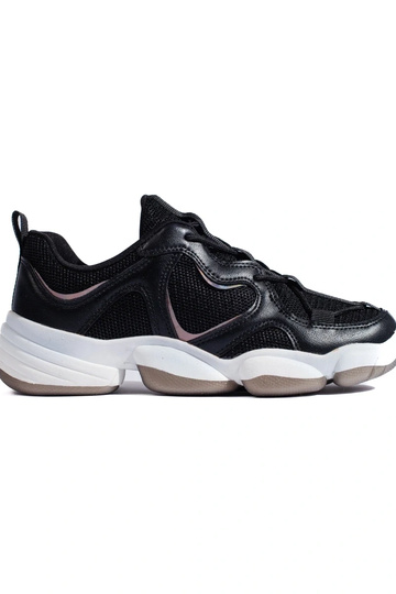 Shelovet sneakers model...