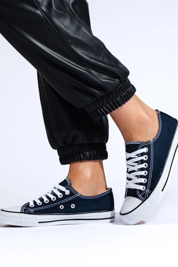 Chaussures bleues modèle... 2