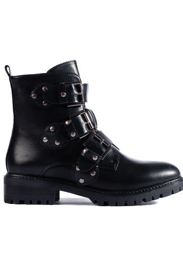 bottes noires chauffées...