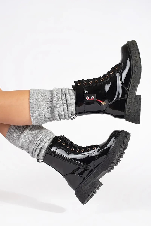 Zwarte gelakte schoenen met veters Zwarte gelakte schoenen met veters