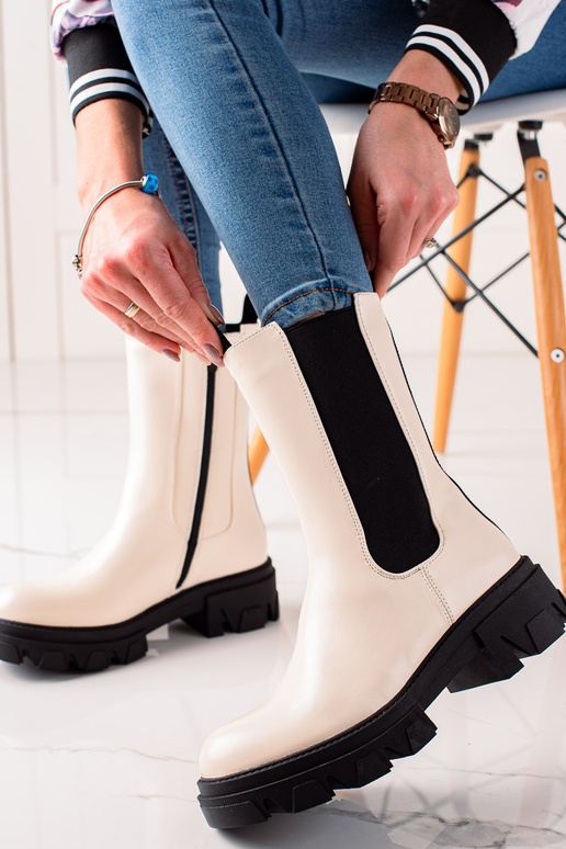 Modische Schnürstiefel