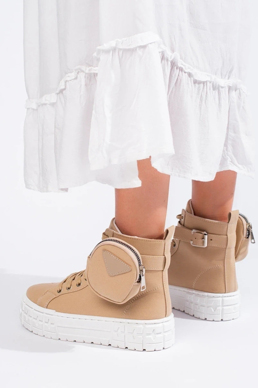 chaussures décontractées avec une...