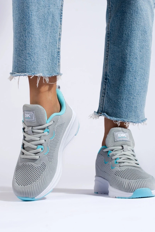 Sportlicher Damenschuh mit Plateau DK