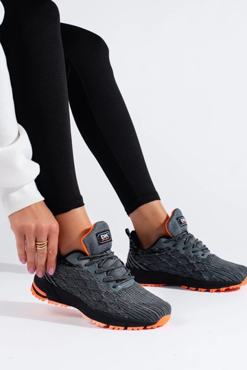 Baskets modèle chaussures... 2