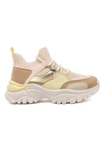 Beige Schuhe von Shelovet...