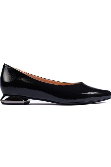 Schuhe mit verziertem...