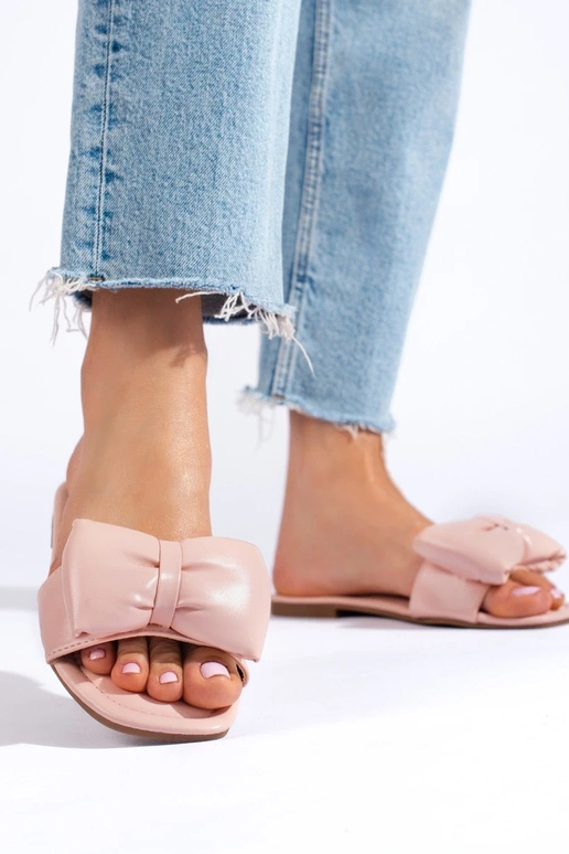 Chaussons roses avec un ruban Shelovet