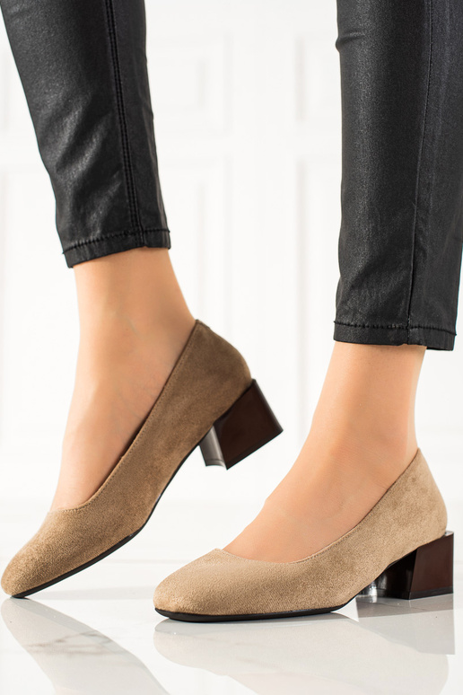 Talons hauts tendance couleur sable...