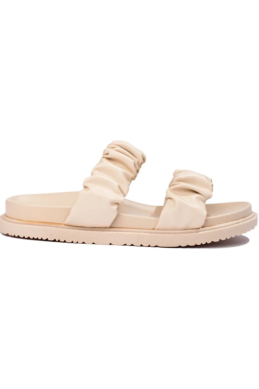 Chaussons beiges à boucles