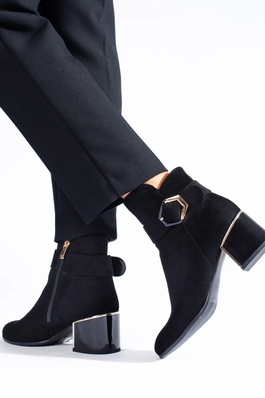 Damesschoenen in elegante stijl op... Damesschoenen in elegante stijl op...