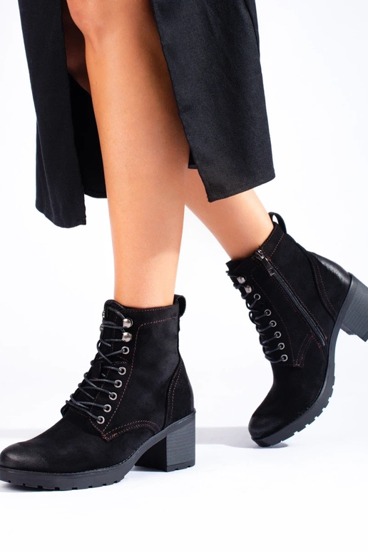 Damen-Schnürschuhe mit hohen Absätzen... Damen-Schnürschuhe mit hohen Absätzen...