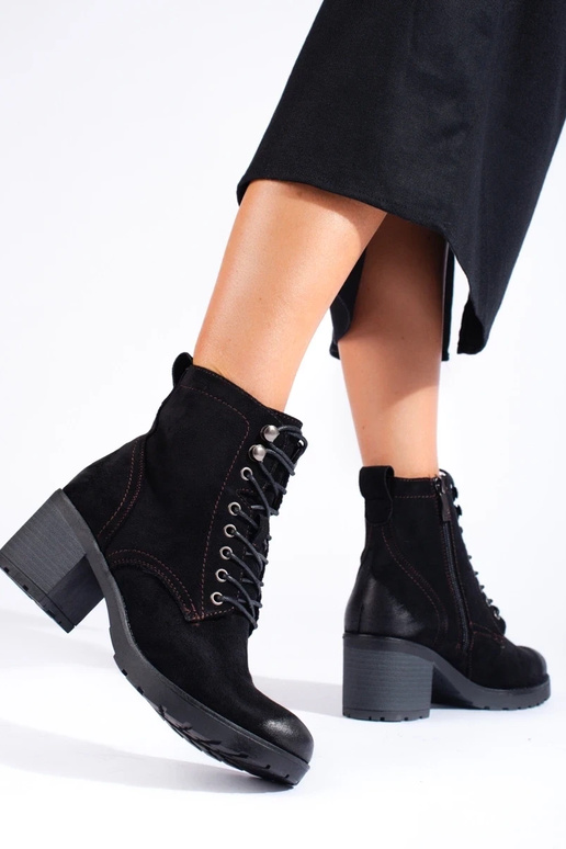 Damen-Schnürschuhe mit hohen Absätzen... Damen-Schnürschuhe mit hohen Absätzen...