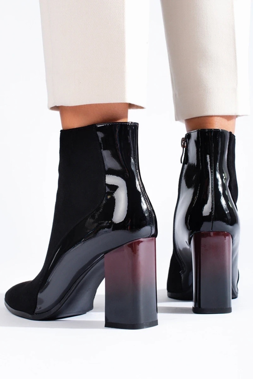 Bottines en daim noires à talons Bottines en daim noires à talons