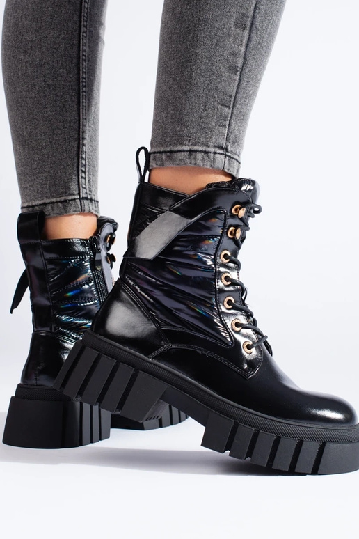 Damenstiefel mit dicker Sohle in... Damenstiefel mit dicker Sohle in...