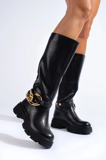 Schwarze Schuhe mit hohen... 2