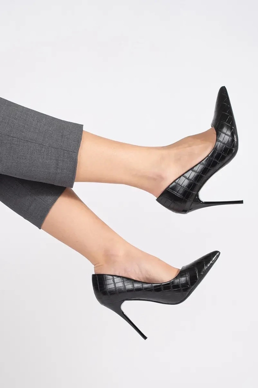 Schoenen met een dunne hak Shelovet... Schoenen met een dunne hak Shelovet...