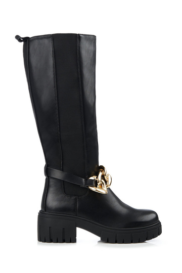 Schwarze Schuhe mit hohen...