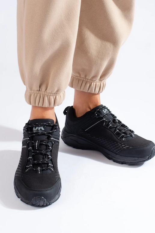 Chaussures de trekking sur semelle... Chaussures de trekking sur semelle...