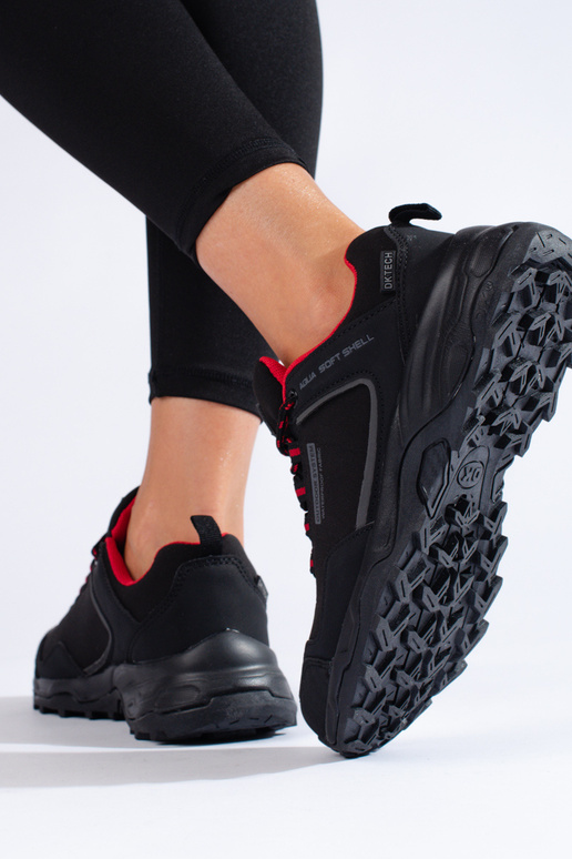 Bottes de trekking noires...