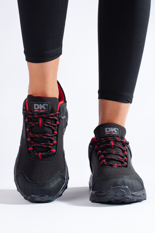 Bottes de trekking noires...