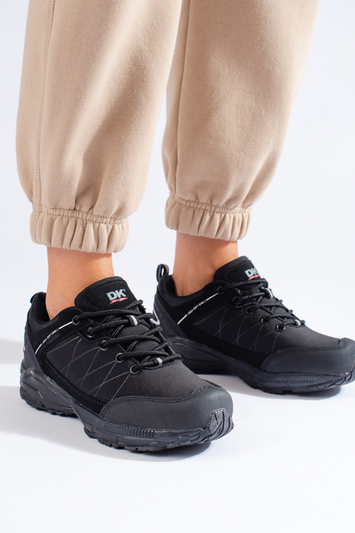 Bottes de trekking noires...