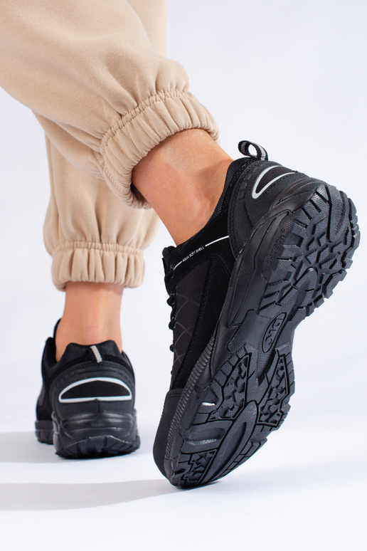 Bottes de trekking noires...