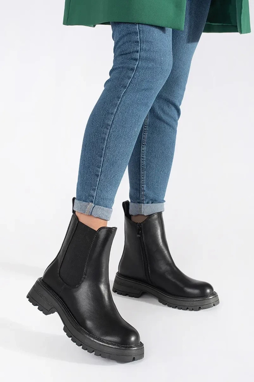 Schwarze Plateausohlen-Stiefel Schwarze Plateausohlen-Stiefel