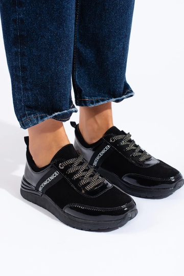 Sportliche Schuhe von... 2