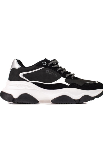 Big Star Sneakers model...