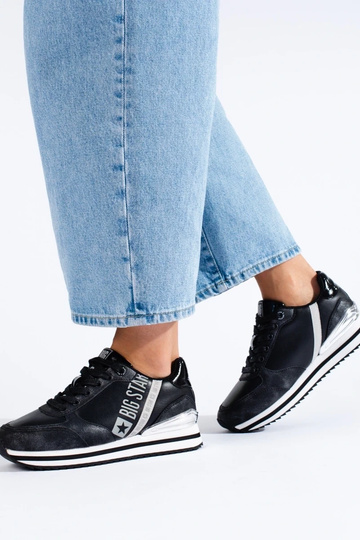 Big Star Sneakers model... 2