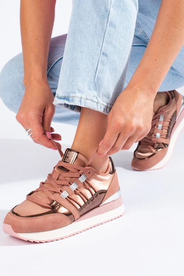 Big Star Sneakers model... 2