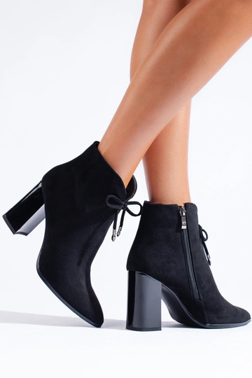 Bottes pour femmes sur un... 2