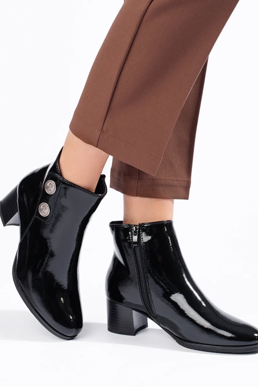 Klassieke gelakte damesschoenen met hak