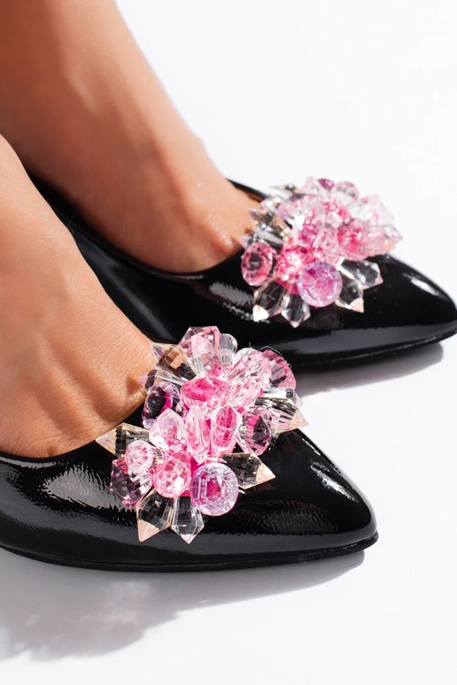 talons hauts noirs avec détails... talons hauts noirs avec détails...