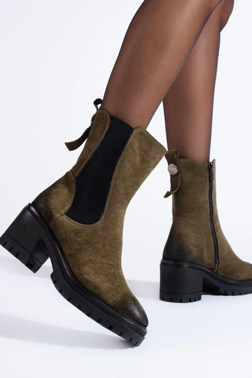 Bottines à talons hauts... 2