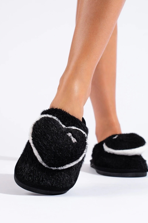 chaussons femme noirs avec coeurs...