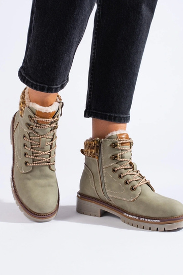 graue Stiefel 2