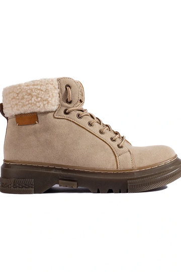 Beige Stiefel mit Schaffell