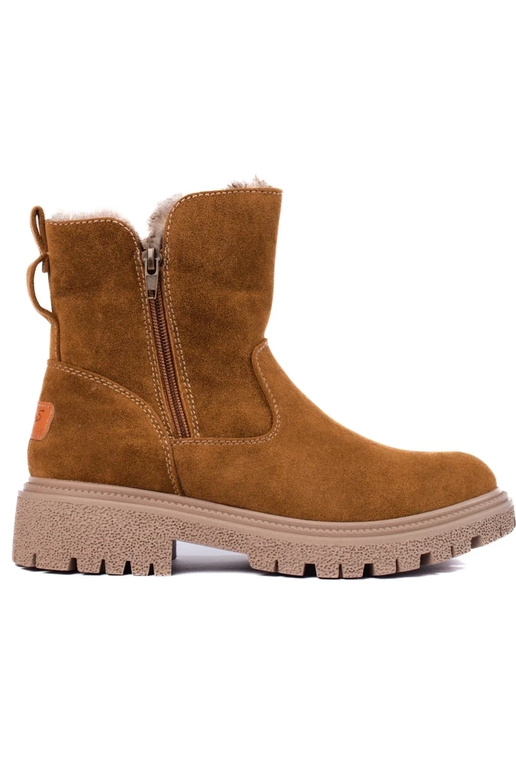 Boots femme isolées en daim marron