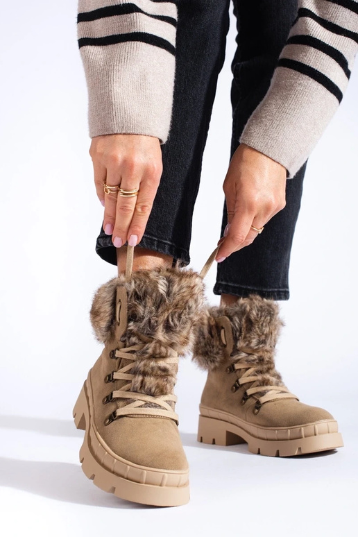 Schuhe für Damen mit braunem Fell