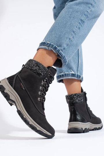 schwarze Stiefel mit Plateau 2