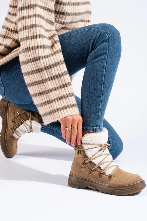 braune Damen-Schneestiefel mit Schaffell