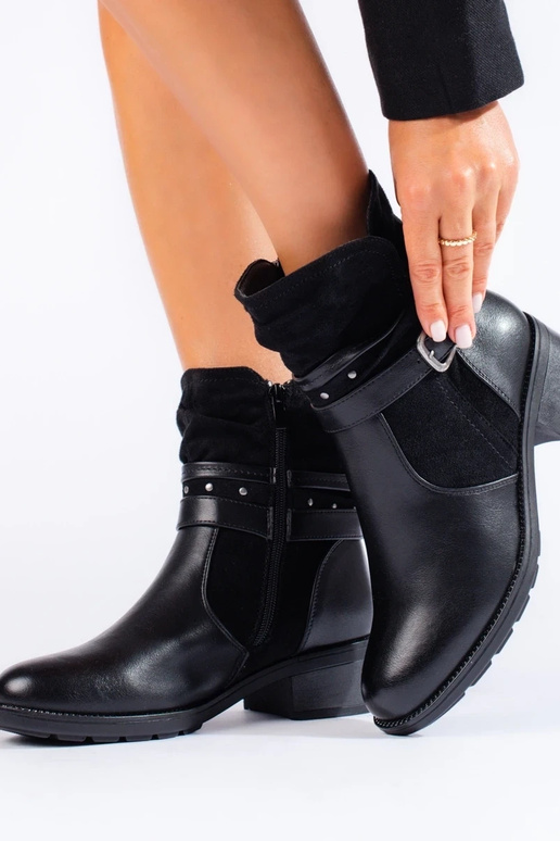 Damenstiefel mit Zierband