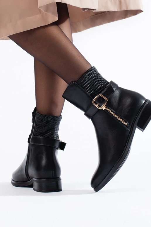 Flache Overknee-Stiefel für Damen in... Flache Overknee-Stiefel für Damen in...