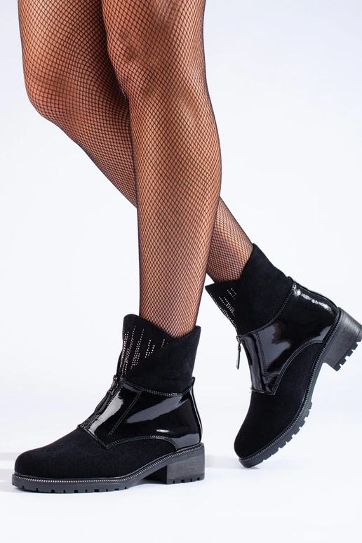 Damenschuhe aus schwarzem Wildleder... Damenschuhe aus schwarzem Wildleder...