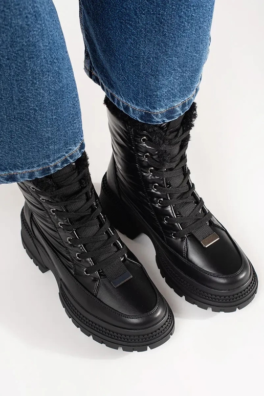 Zwarte snowboots met platform. Zwarte snowboots met platform.