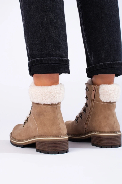 Schuhe für Damen mit Schaffell in der... Schuhe für Damen mit Schaffell in der...