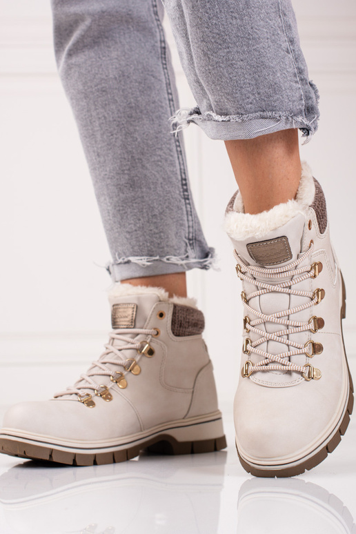 Bottes en daim de couleur sable Bottes en daim de couleur sable