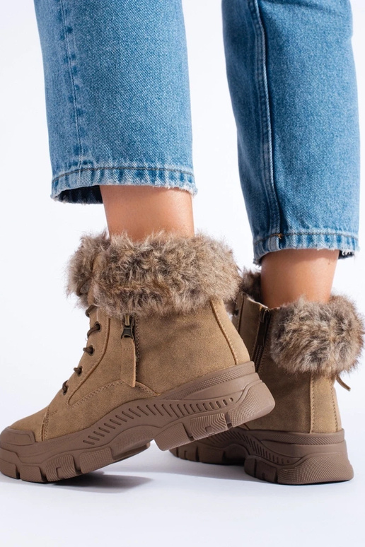 braune Damenstiefel mit Fell